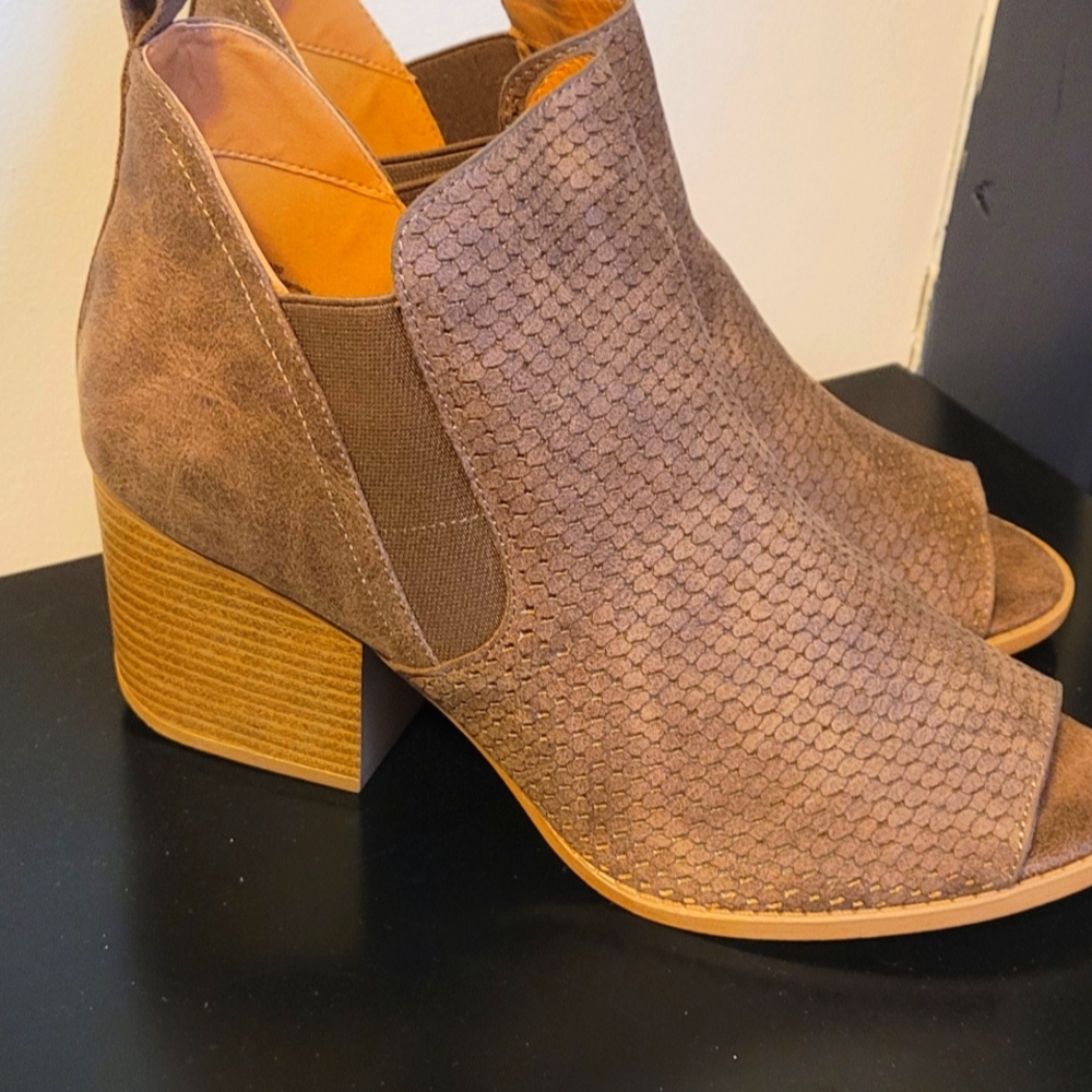 Maurices Brown open booties